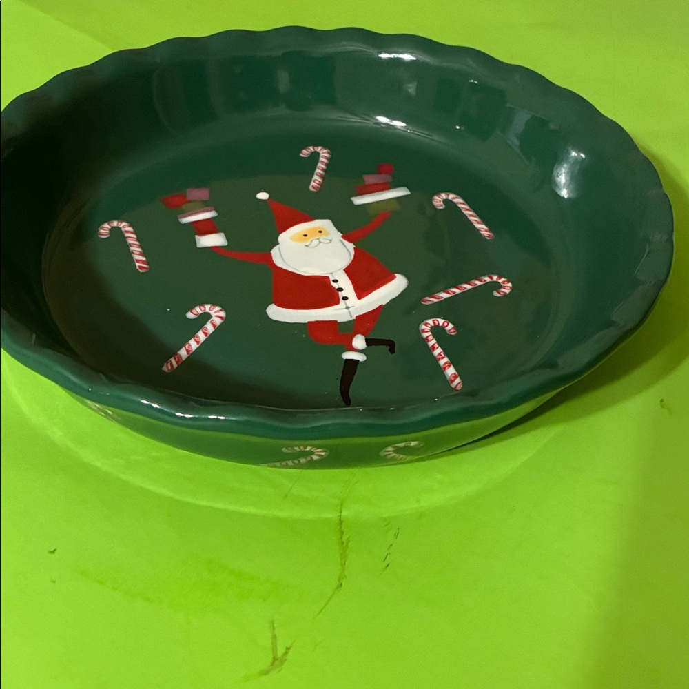 Nantucket - SANTA & CANDY CANES Pie/Baking Dish